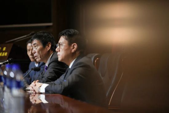 美国黄颜色程度10颗星
