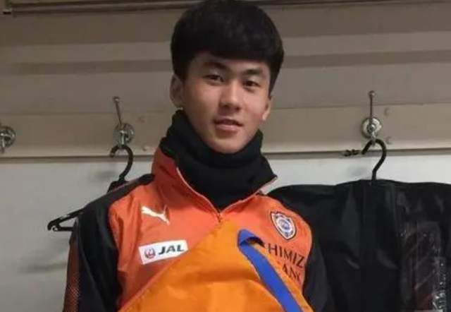小男生gaygay飞机